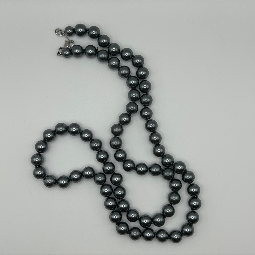 Luminous Faux Tahitian Pearl Necklace
